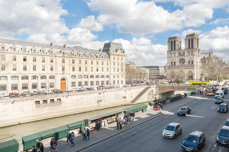 Two Bedroom Luxury Apartment - Balcony With View Of Notre Dame Párizs Kültér fotó