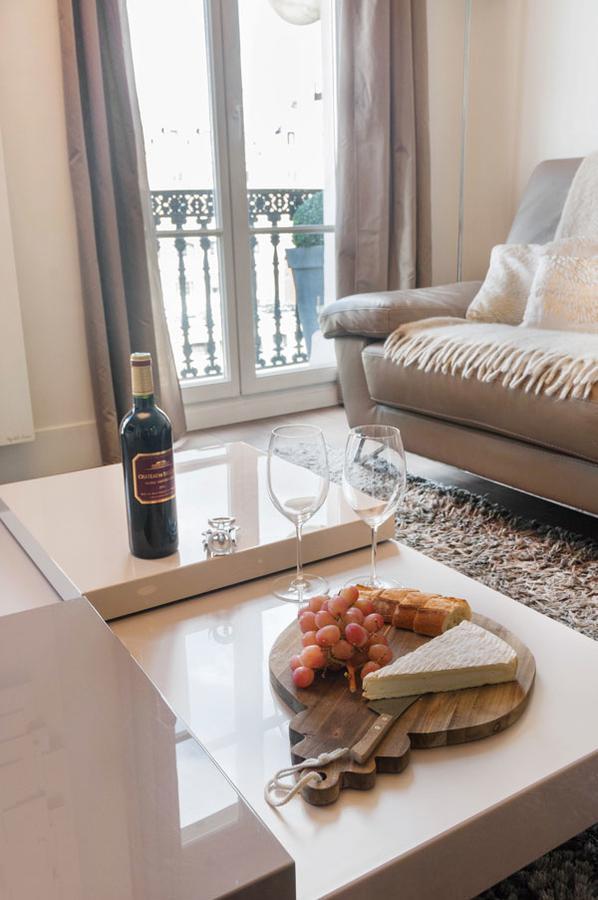 Two Bedroom Luxury Apartment - Balcony With View Of Notre Dame Párizs Kültér fotó